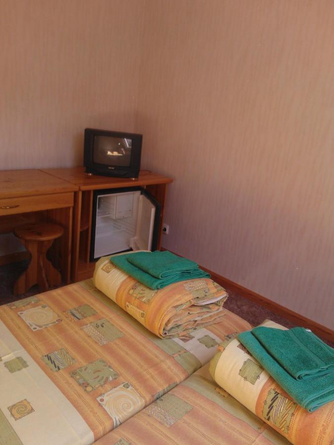 Zirini Hotel Kolka Kamer foto