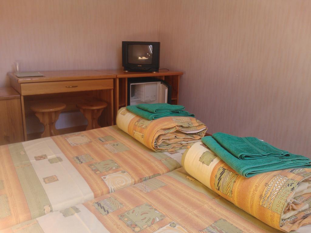 Zirini Hotel Kolka Kamer foto